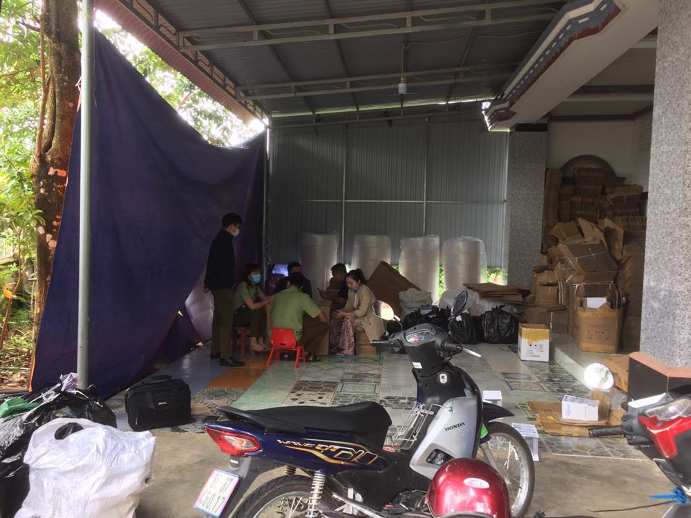 Phát hiện điểm tập kết chứa gần 20.000 sản phẩm có dấu hiệu vi phạm pháp luật tại Bình Thuận